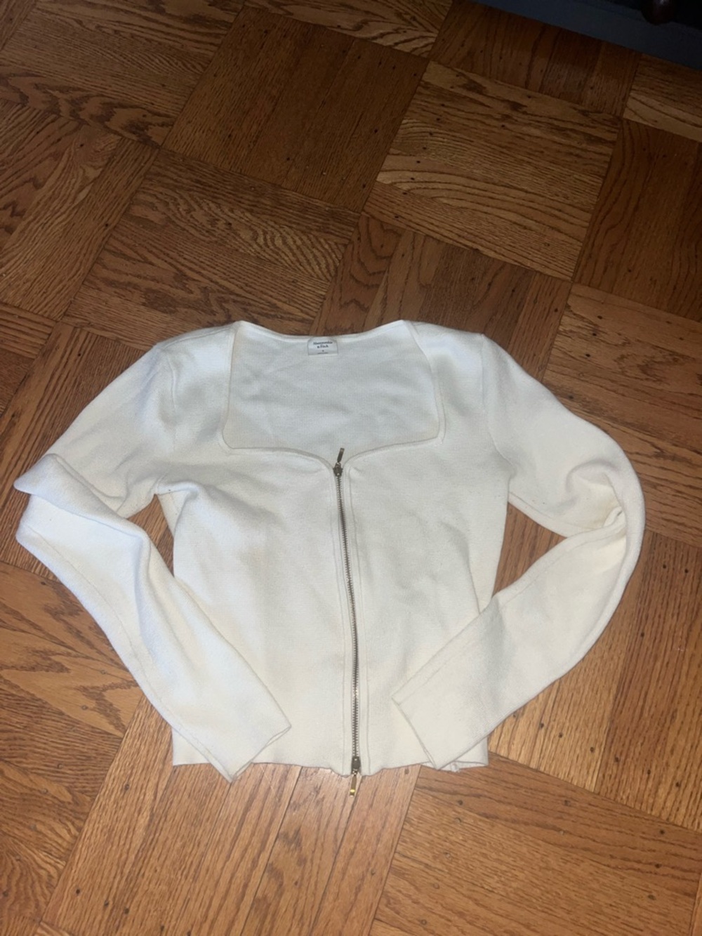 Abercrombie and Fitch size small white zip up top cropped sweetheart neck line